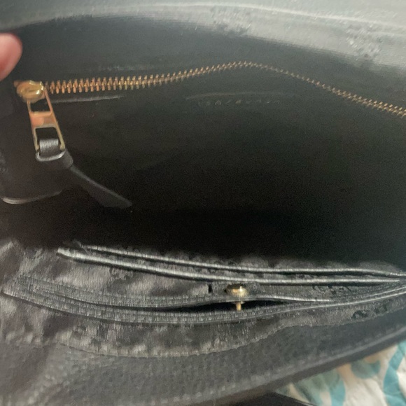 Tory Burch Bryant Quilted Shoulder Bag; Black and Gold - Picture 3 of 16